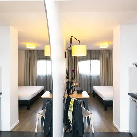 南锡中心阿德吉奥阿克瑟斯公寓式酒店 3*