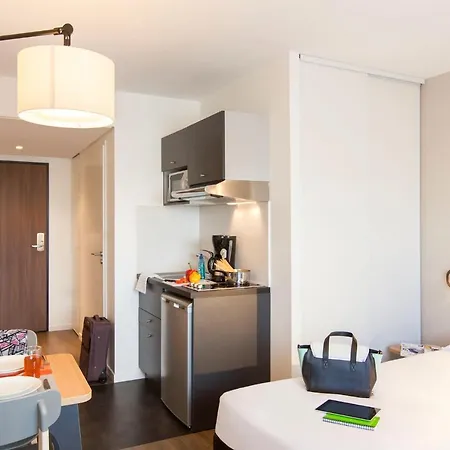 Adagio Access Centre 3*
