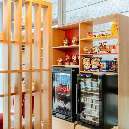 南锡中心阿德吉奥阿克瑟斯公寓式酒店 公寓式酒店 3*