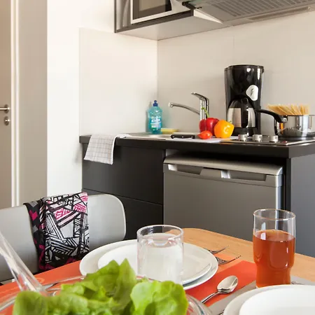 南锡中心阿德吉奥阿克瑟斯公寓式酒店 公寓式酒店 南锡