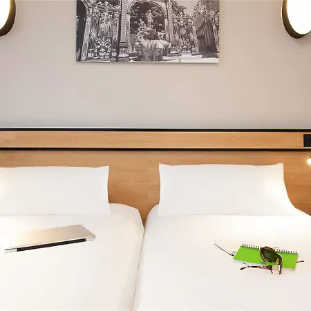 南锡中心阿德吉奥阿克瑟斯公寓式酒店 3* 南锡