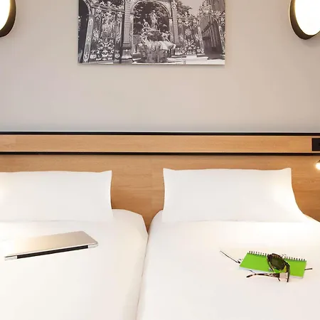 Adagio Access Centre 3* נאנסי