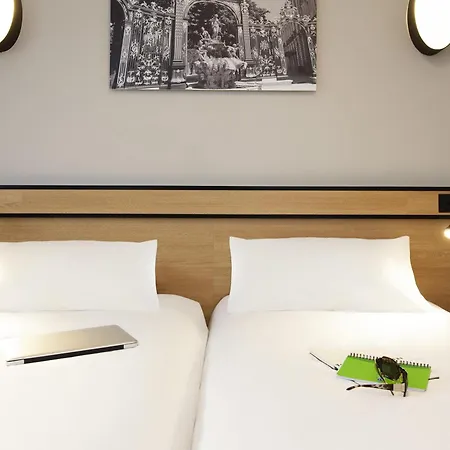 Adagio Access Centre 3*