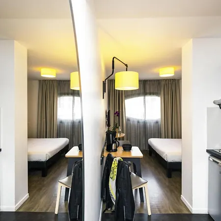 Adagio Access Centre Aparthotel 3*