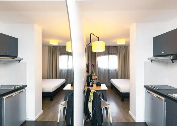 Adagio Access Centre 3*