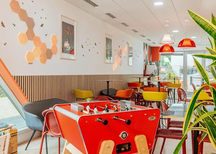 Adagio Access Centre 3*