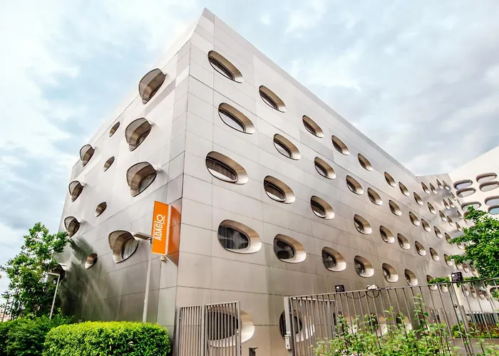 Adagio Access Centre נאנסי