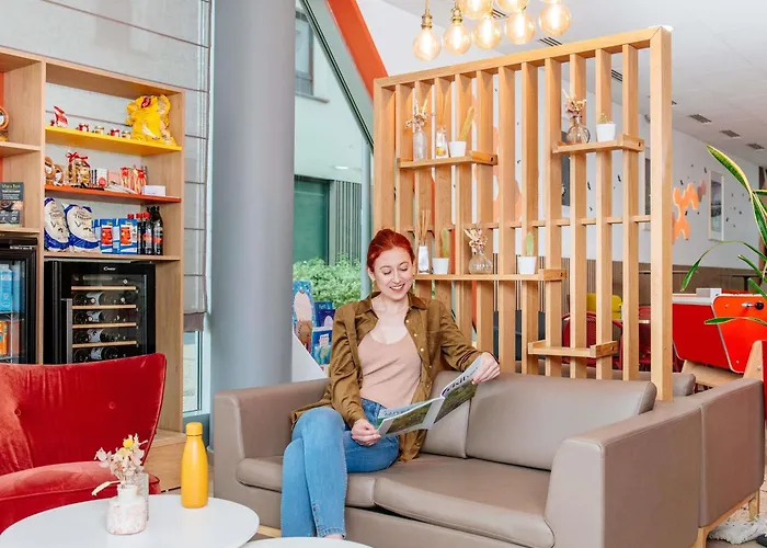 מלון דירות Adagio Access Centre 3*